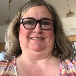 Meet your Posher, Laurie